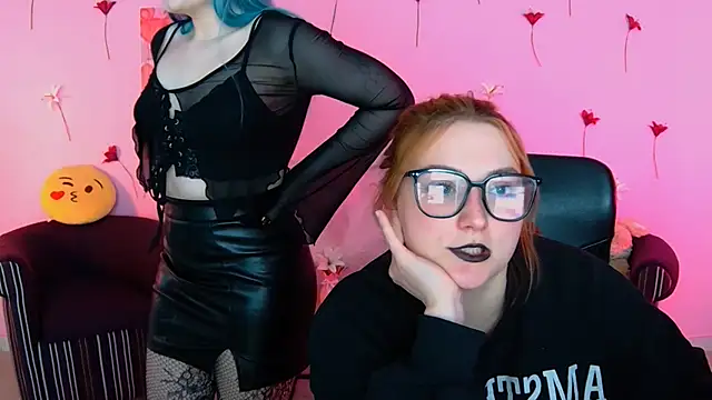 Snapshot of casey_meow_ chatting on April 21, 2026, 7:59 am casey meow online show from April 21, 2026, 7:59 am