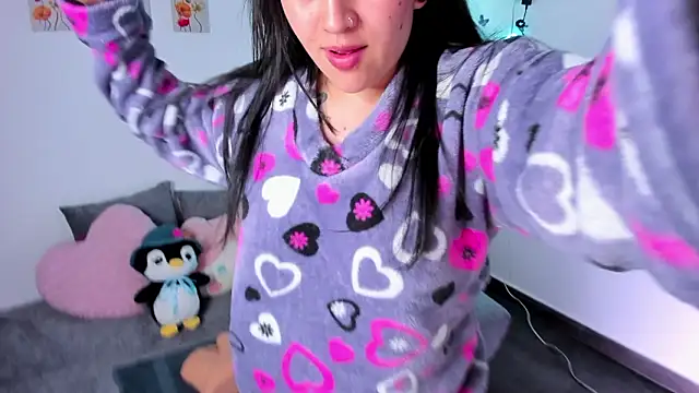 lilielou  online show from February 3, 2026, 2:53 am