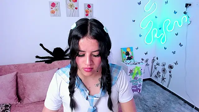 lilielou  online show from January 7, 2026, 9:09 pm