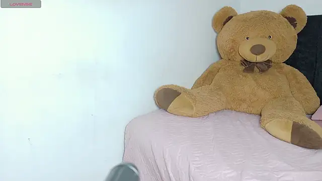 Natashaparker   online show from November 22, 2025, 7:57 pm