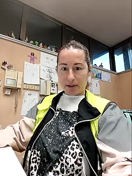 bichota85 online show from October 29, 2025, 10:58 am