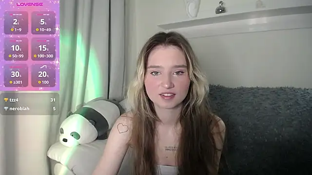  Lua   online show from October 9, 2025, 4:51 pm