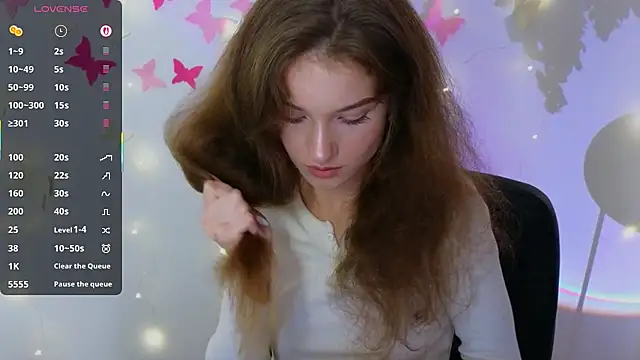 Katyaa Lover online show from November 17, 2025, 4:33 pm