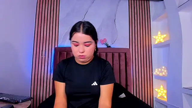 LunaWiill  online show from October 21, 2025, 12:15 pm