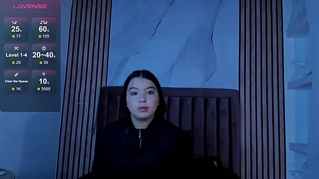 LunaWiill  online show from October 3, 2025, 12:28 pm