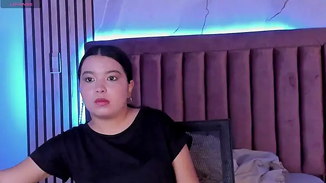 LunaWiill  online show from September 22, 2025, 12:22 pm