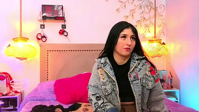 Snapshot of Daphnee-x chatting on October 13, 2025, 11:56 am Daphnee-x online show from October 13, 2025, 11:56 am