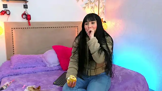 Snapshot of Daphnee-x chatting on October 4, 2025, 11:56 am Daphnee-x online show from October 4, 2025, 11:56 am