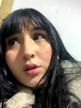 Snapshot of Daphnee-x chatting on November 16, 2025, 2:05 am Daphnee-x online show from November 16, 2025, 2:05 am