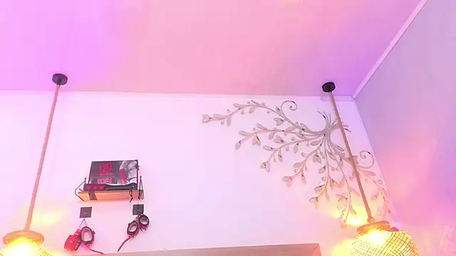 Snapshot of Daphnee-x chatting on October 25, 2025, 11:09 am Daphnee-x online show from October 25, 2025, 11:09 am