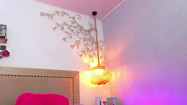 Snapshot of Daphnee-x chatting on November 5, 2025, 11:35 am Daphnee-x online show from November 5, 2025, 11:35 am