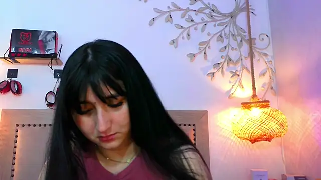 Snapshot of Daphnee-x chatting on December 22, 2025, 11:32 am Daphnee-x online show from December 22, 2025, 11:32 am