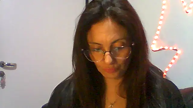 Snapshot of dulcefanny chatting on June 15, 2026, 12:22 am dulcefanny online show from June 15, 2026, 12:22 am