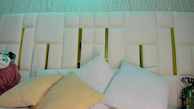 Snapshot of mia_vy chatting on March 10, 2026, 3:10 am mia vy online show from March 10, 2026, 3:10 am