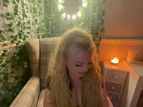 BonnyDesire online show from October 14, 2025, 7:03 pm