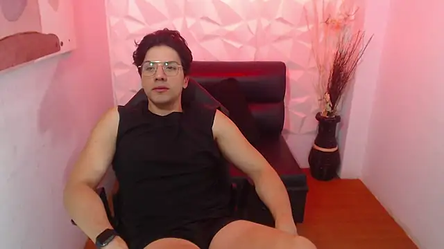 Snapshot of Titan_spanic chatting on September 19, 2025, 7:40 pm Titan spanic online show from September 19, 2025, 7:40 pm