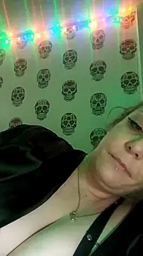 Snapshot of curvybabe88 chatting on January 13, 2026, 3:43 am curvybabe88 online show from January 13, 2026, 3:43 am