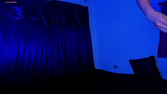 Shairaclark  online show from November 27, 2025, 12:44 am