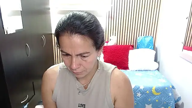 camilavargas  online show from June 11, 2026, 8:28 pm