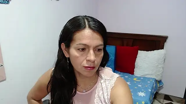 camilavargas  online show from June 22, 2026, 6:38 pm