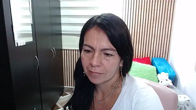 camilavargas  online show from May 11, 2026, 5:10 pm