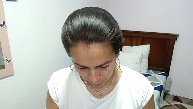 camilavargas  online show from July 30, 2026, 3:11 pm