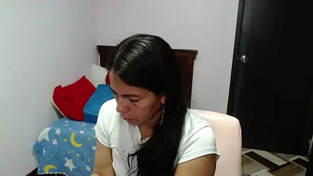camilavargas  online show from July 10, 2026, 6:52 pm