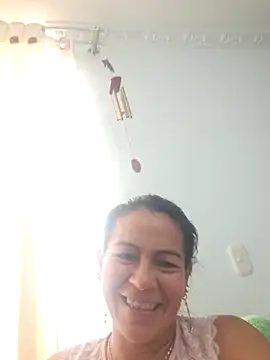 camilavargas  online show from May 28, 2026, 8:59 pm