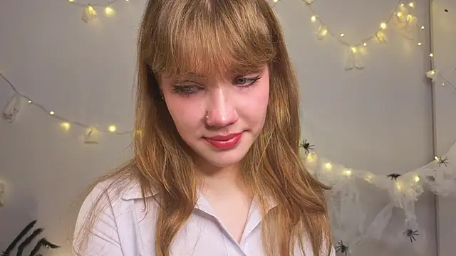 pienaple online show from October 31, 2025, 4:09 am