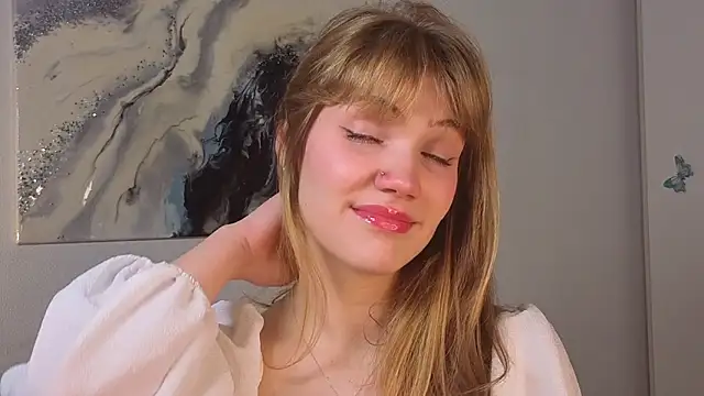 pienaple online show from October 4, 2025, 4:03 am