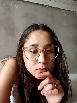 linameii online show from October 3, 2025, 5:47 pm