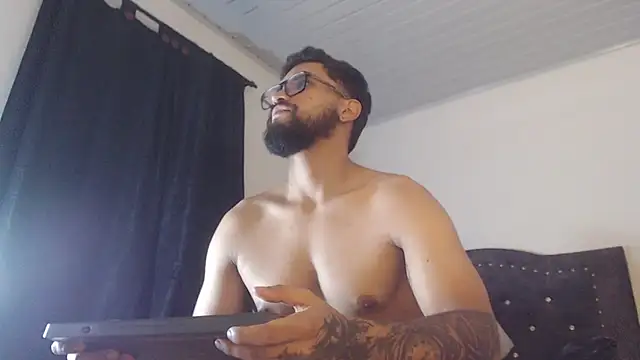 Chrys harris77 online show from April 18, 2026, 9:44 am