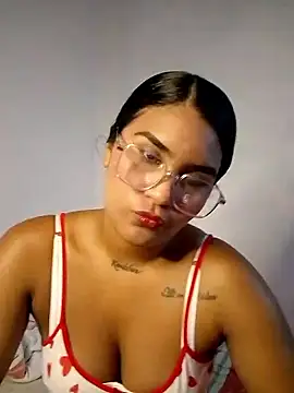 Renata Zoe online show from February 1, 2026, 12:42 am