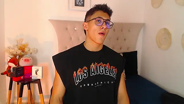 SalvadorFit online show from December 5, 2025, 8:28 pm