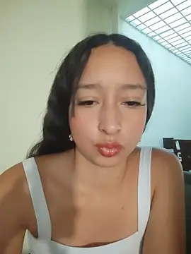 Snapshot of Vale_stone_ chatting on July 3, 2026, 5:30 pm Vale stone online show from July 3, 2026, 5:30 pm