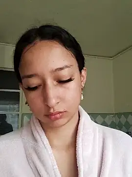Snapshot of Vale_stone_ chatting on July 8, 2026, 9:15 pm Vale stone online show from July 8, 2026, 9:15 pm