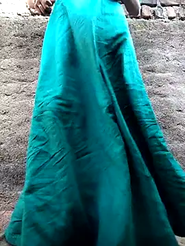 Snapshot of R_Roshni chatting on March 6, 2026, 2:28 am R Roshni online show from March 6, 2026, 2:28 am