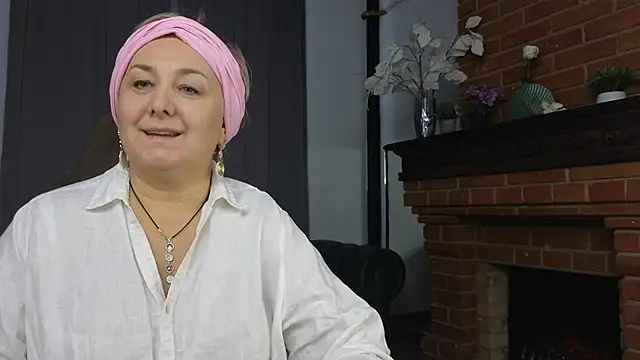 Marta Wils online show from October 14, 2025, 4:24 am