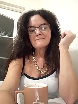 ValeriaLove43211 online show from September 17, 2025, 7:16 pm