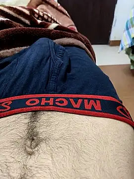 king boy070 online show from December 17, 2025, 9:47 am