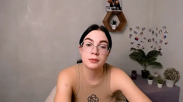 MiraBabe  online show from October 13, 2025, 8:05 am