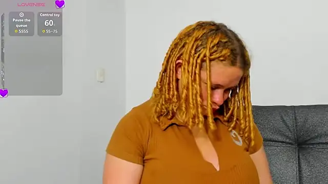 Cherrysweetyx online show from March 8, 2026, 4:21 pm