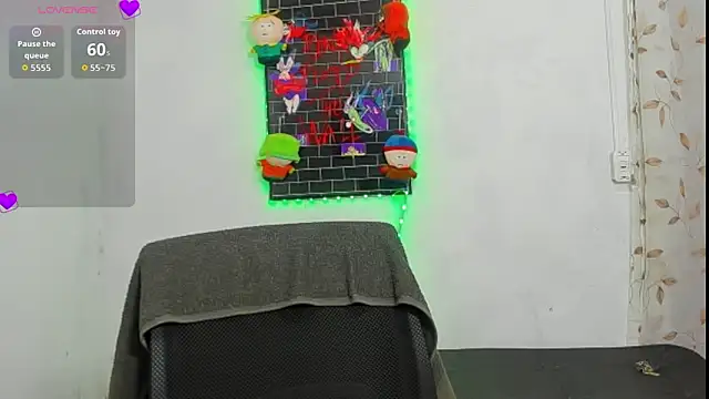 Cherrysweetyx online show from October 17, 2025, 12:07 pm