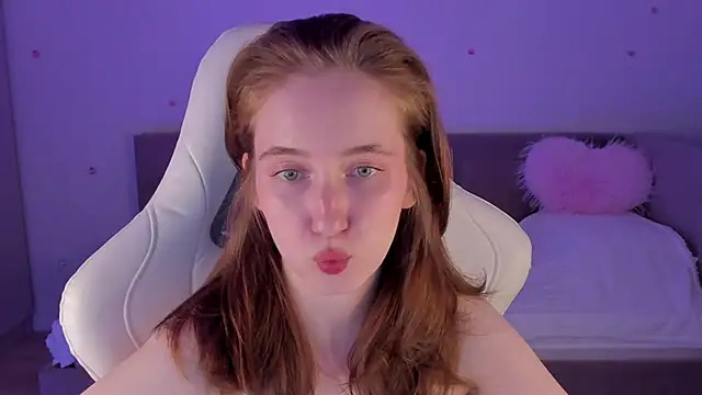 CrystalSoul  online show from October 25, 2025, 9:26 pm