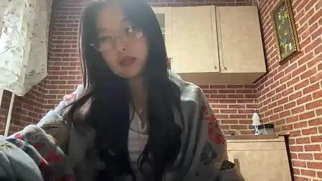 EmmaLeexth online show from October 7, 2025, 10:38 am