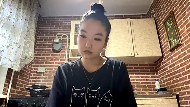 EmmaLeexth online show from November 7, 2025, 11:37 am