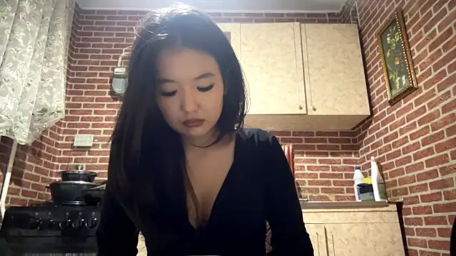 EmmaLeexth online show from February 15, 2026, 2:16 pm