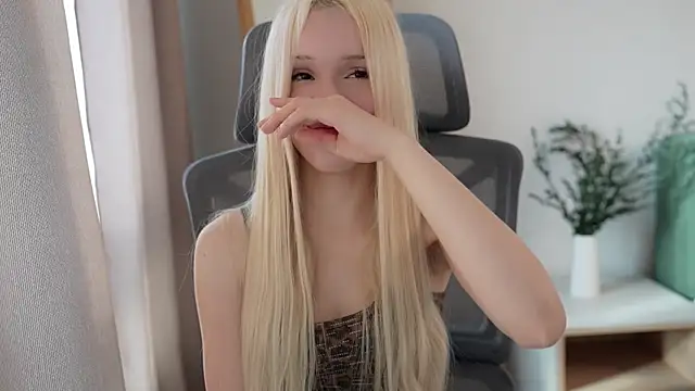 Snapshot of Laura_Obsidian chatting on November 2, 2025, 7:46 am Laura Obsidian online show from November 2, 2025, 7:46 am