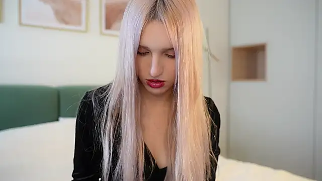 Snapshot of Laura_Obsidian chatting on September 22, 2025, 8:09 am Laura Obsidian online show from September 22, 2025, 8:09 am