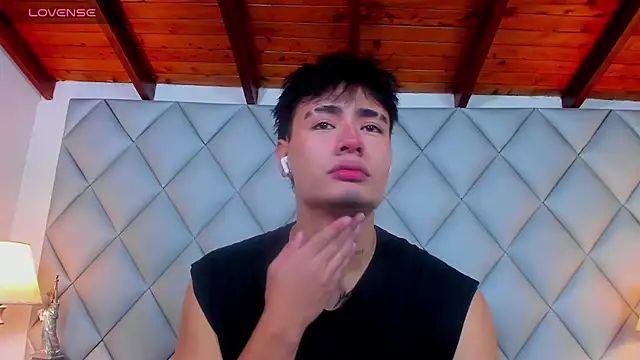 Clement Reyes online show from December 3, 2025, 12:48 pm